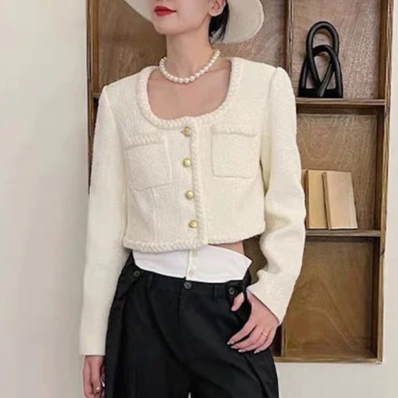 ODTD Cream Cropped Blazer Size Medium - Picture 7 of 7